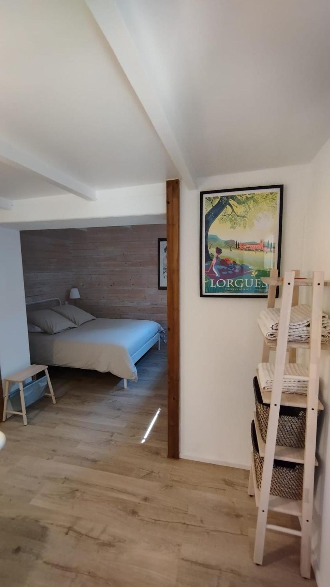 Bed and Breakfast La Bergerie Des Colles Entrecasteaux Экстерьер фото